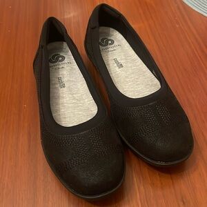 Clarks Women's Black Ballet Flats